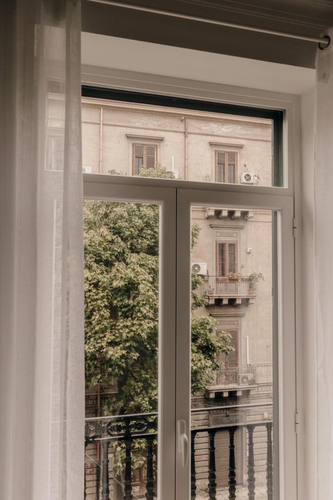 Sofia'S Central Apartment Palermo Bagian luar foto